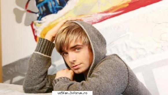 ....an angel alive ..... :razz: .....si inca una ... poze cu chris